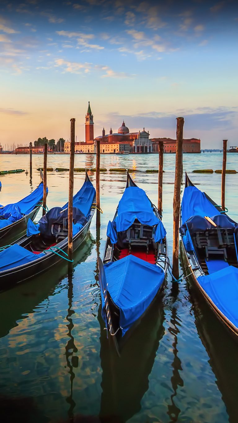 Venice with famous gondolas at sunrise, Italy | Windows 10 Spotlight Images