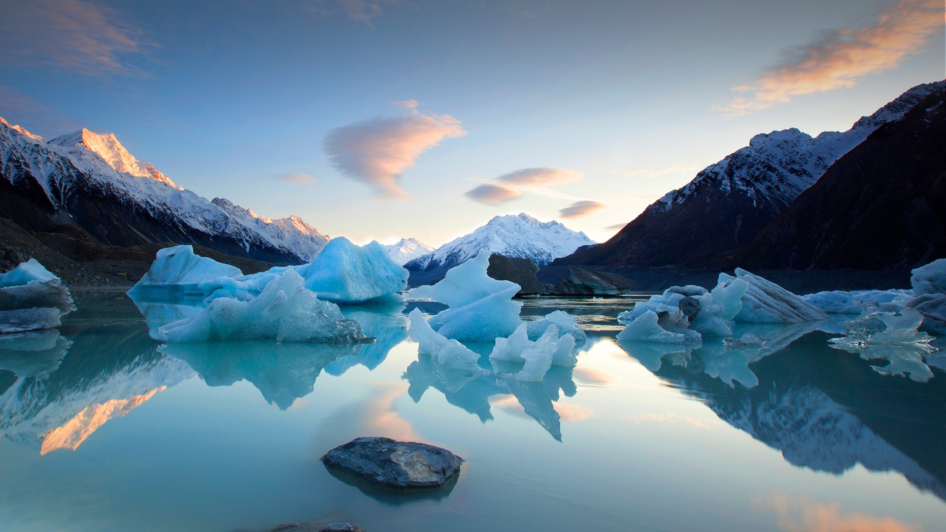 View of Tasman river with iceberg at Mount Cook (Aoraki), New Zealand