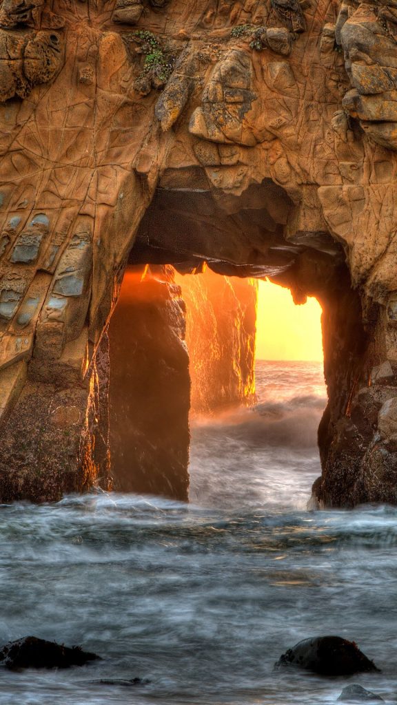 Pfeiffer Beach Keyhole, Big Sur, California, USA | Windows 10 Spotlight