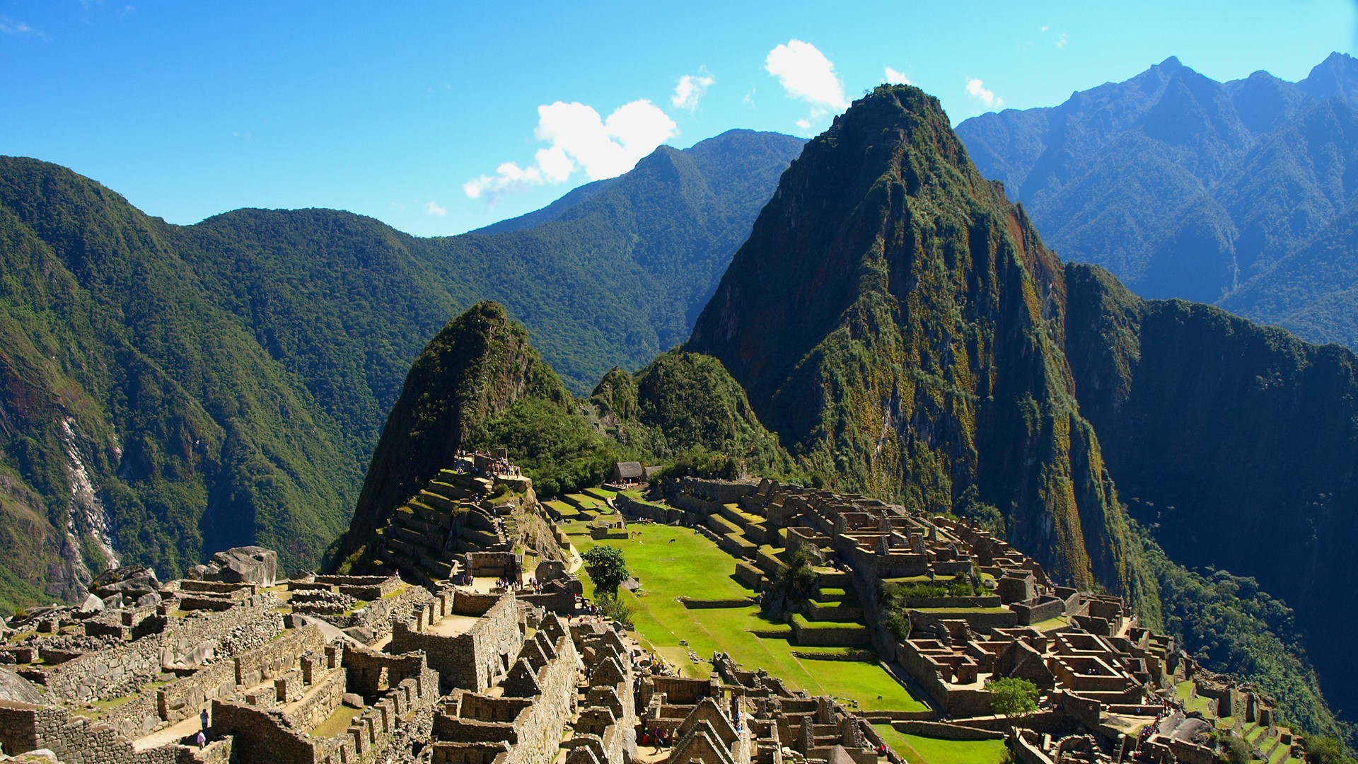 Machu Picchu, ruins of lost ancient city of Incan Empire in Peru ...