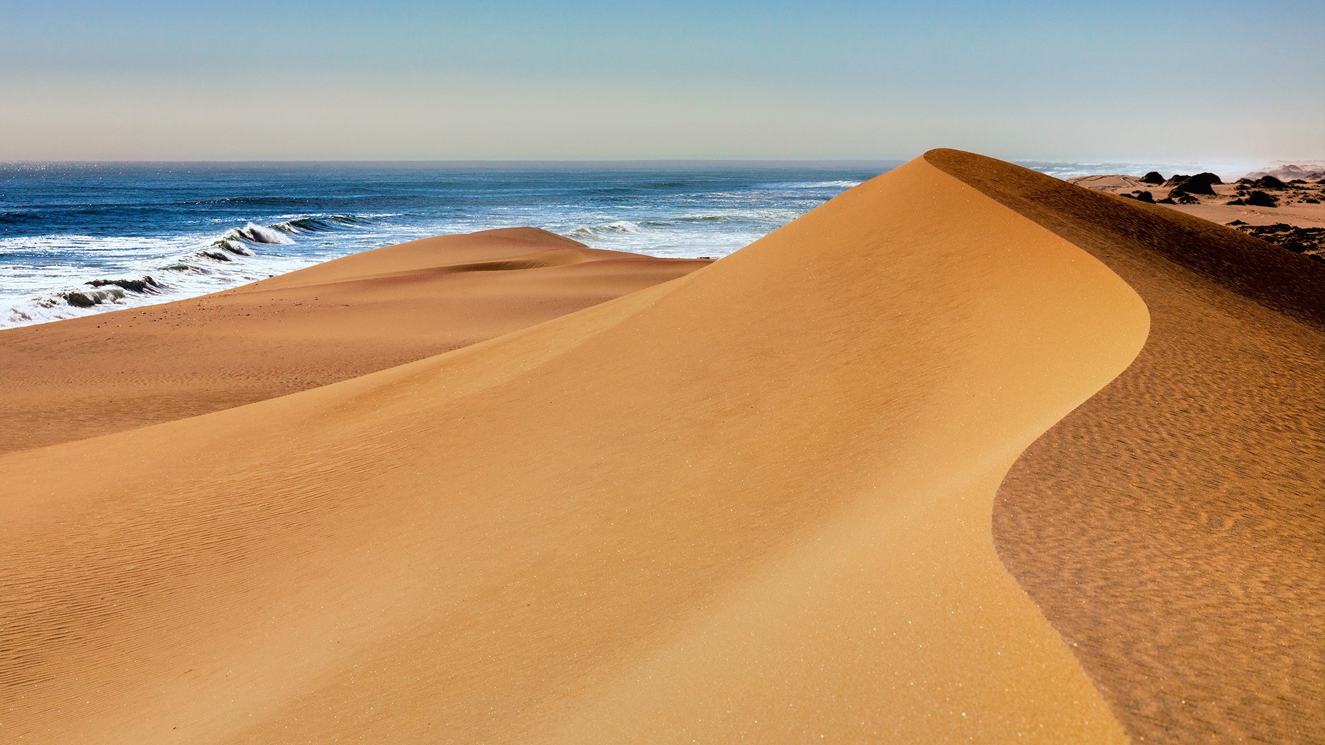 Namibia desert beach sand dune in Sandwich Harbour | Windows Spotlight ...