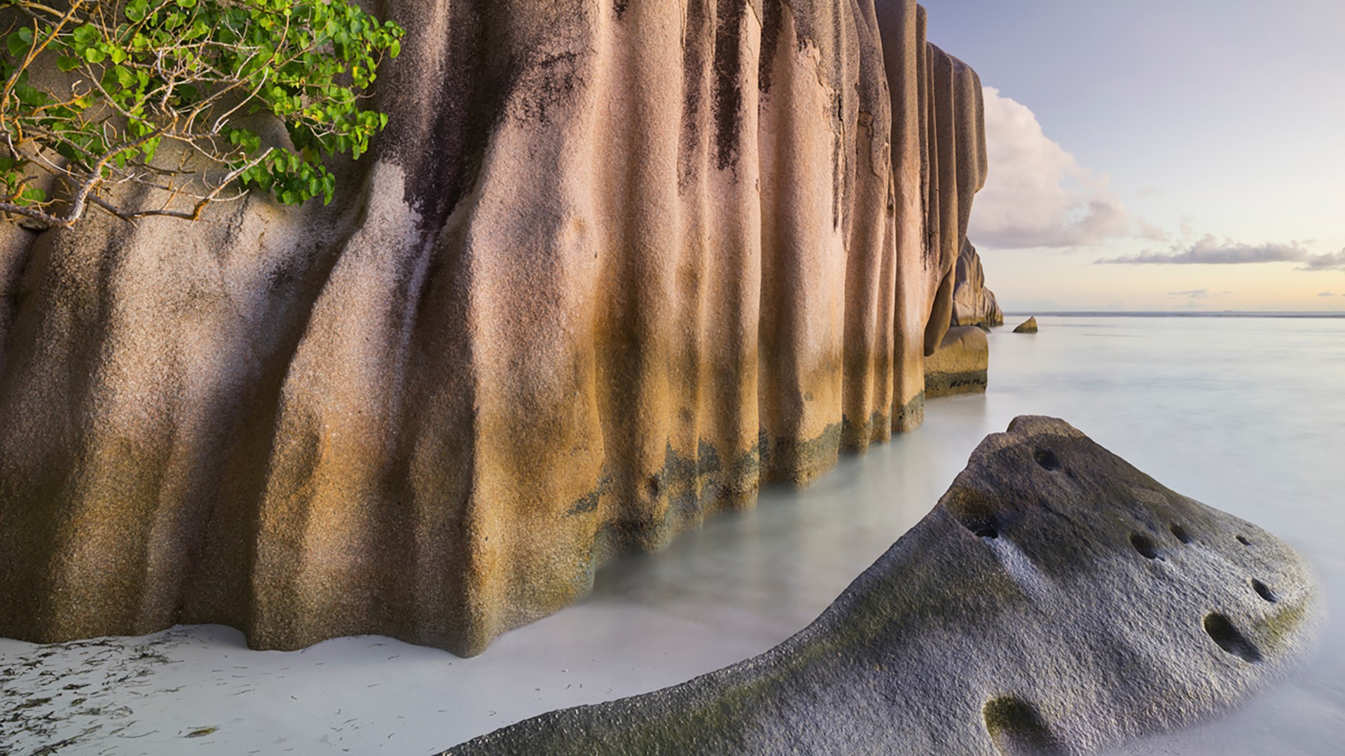 Granite rocks in Anse Source d'Argent, La Digue Island, Seychelles ...