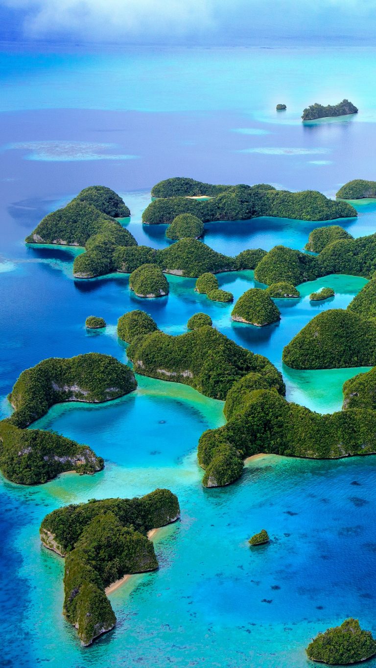 Aerial view of Palau's 70 islands | Windows 10 Spotlight Images