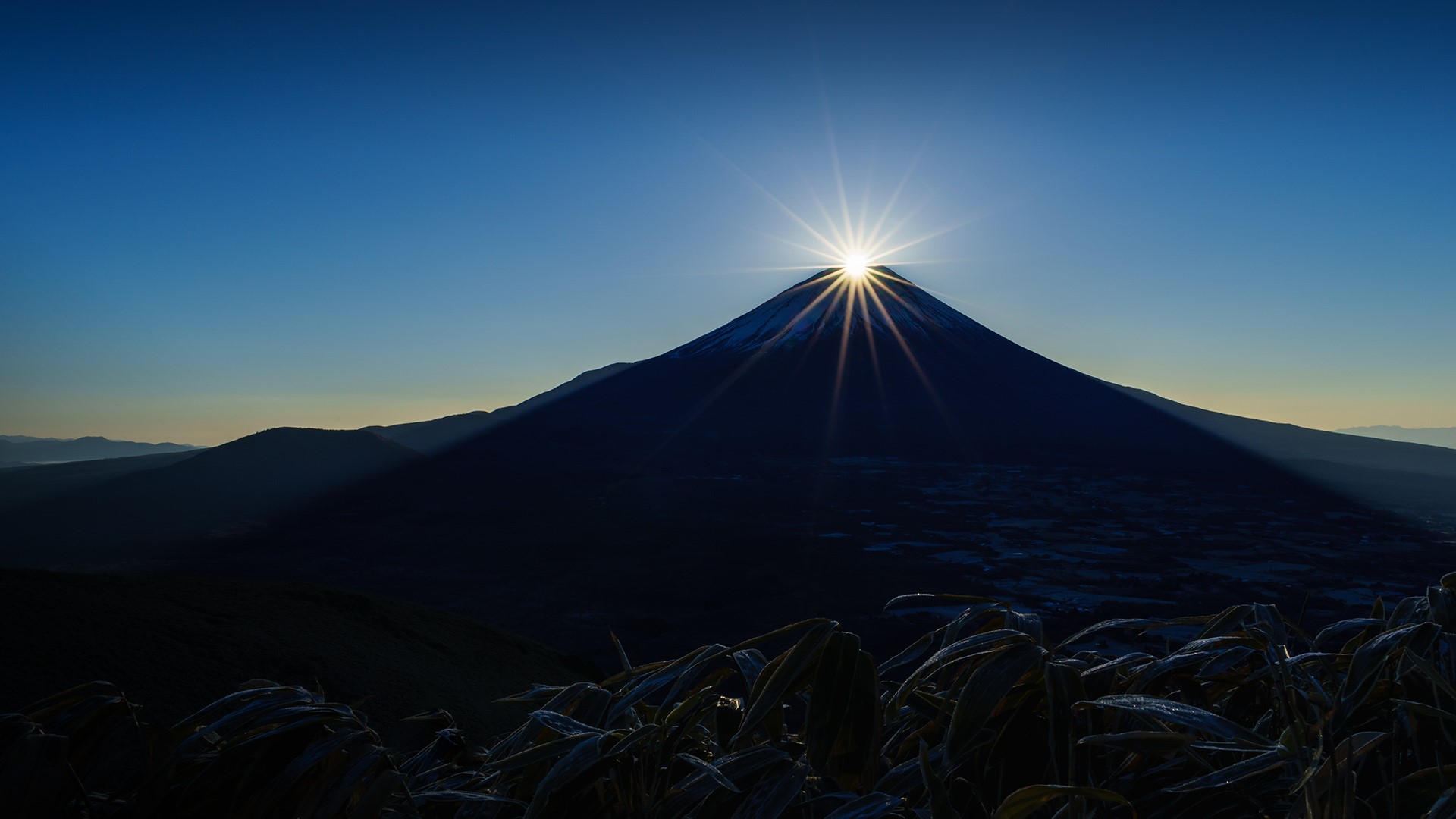 Mount Fuji with sunrise view from Mount Ryugatake, Yamanashi, Japan ...