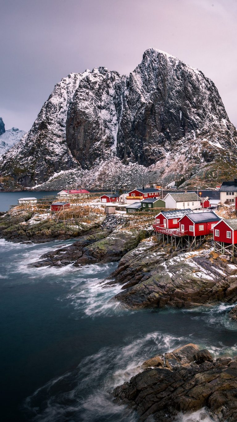 Fisherman's cabins, rorbuer on Hamnoy island, Reine on Lofoten islands ...