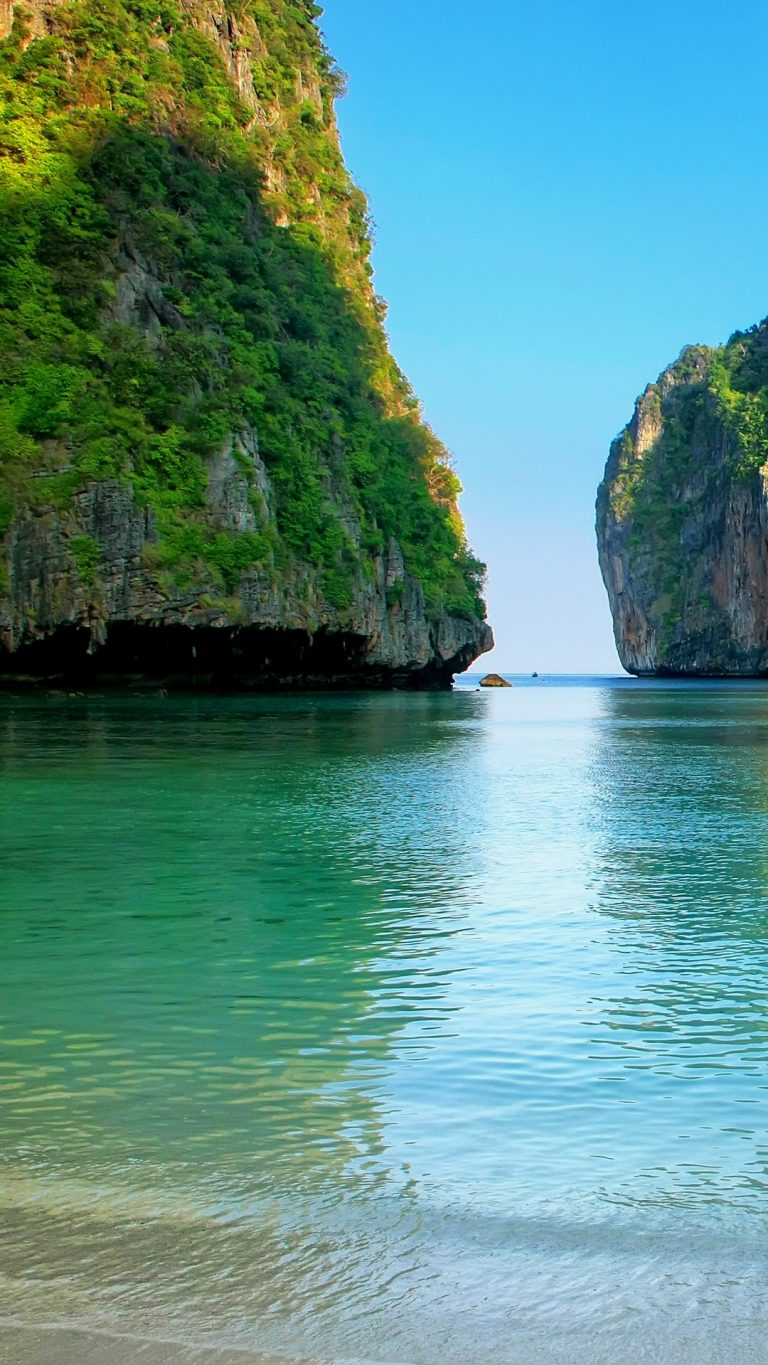 Maya Bay surrounded by limestone cliffs on Ko Phi Phi Leh Island, Krabi ...