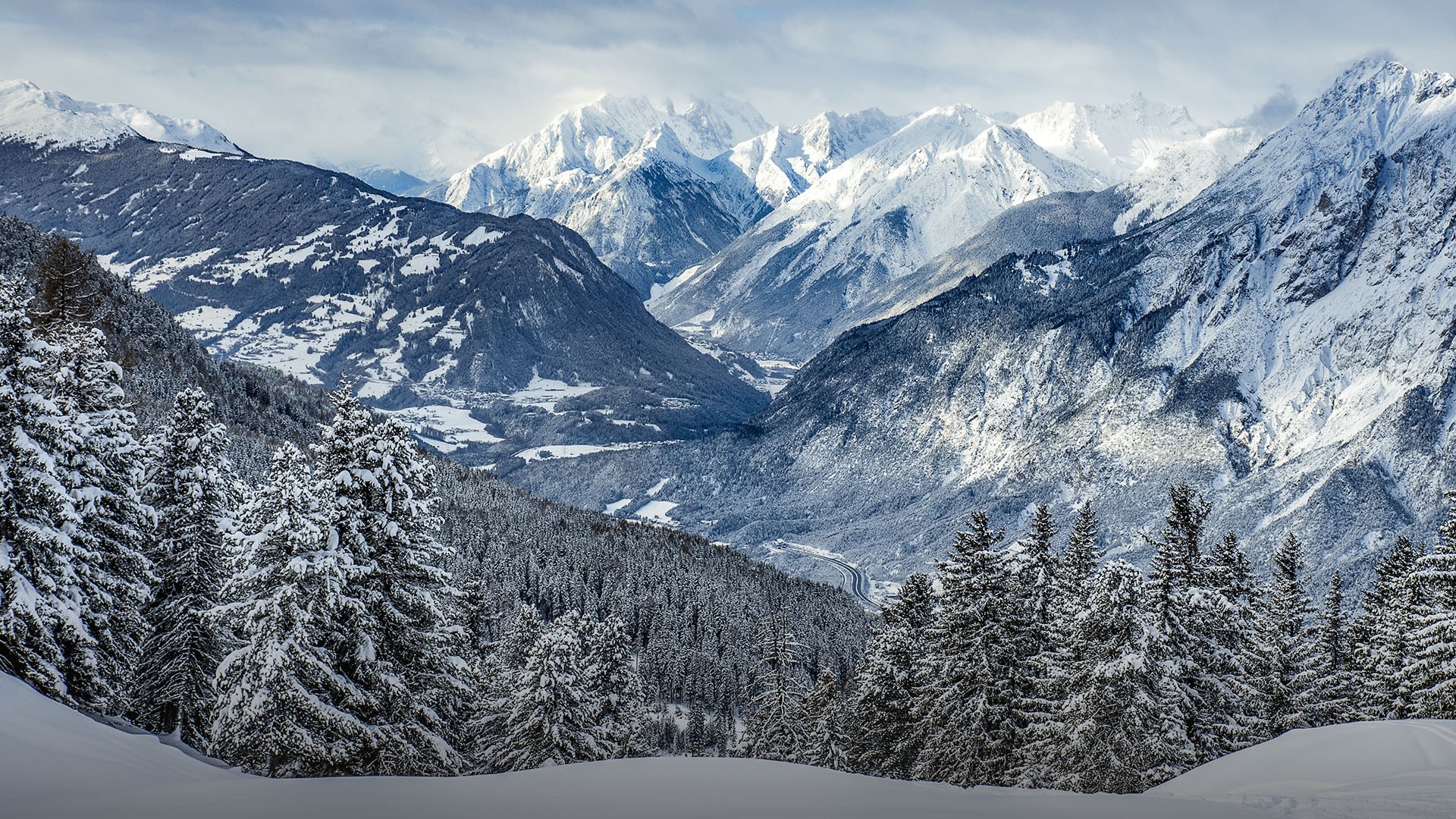 Snowy mountain peaks of Tyrolean Alps in distance | Windows Spotlight ...