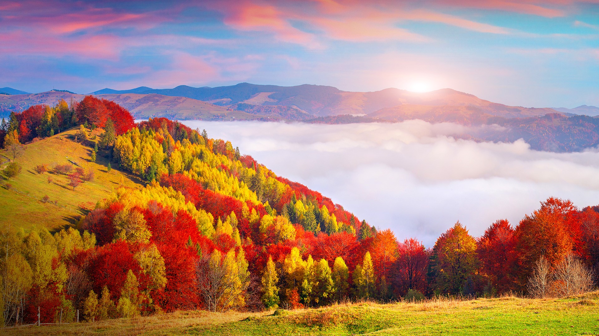 Autumn morning in the Carpathian mountains, Sokilsky ridge, Ukraine ...