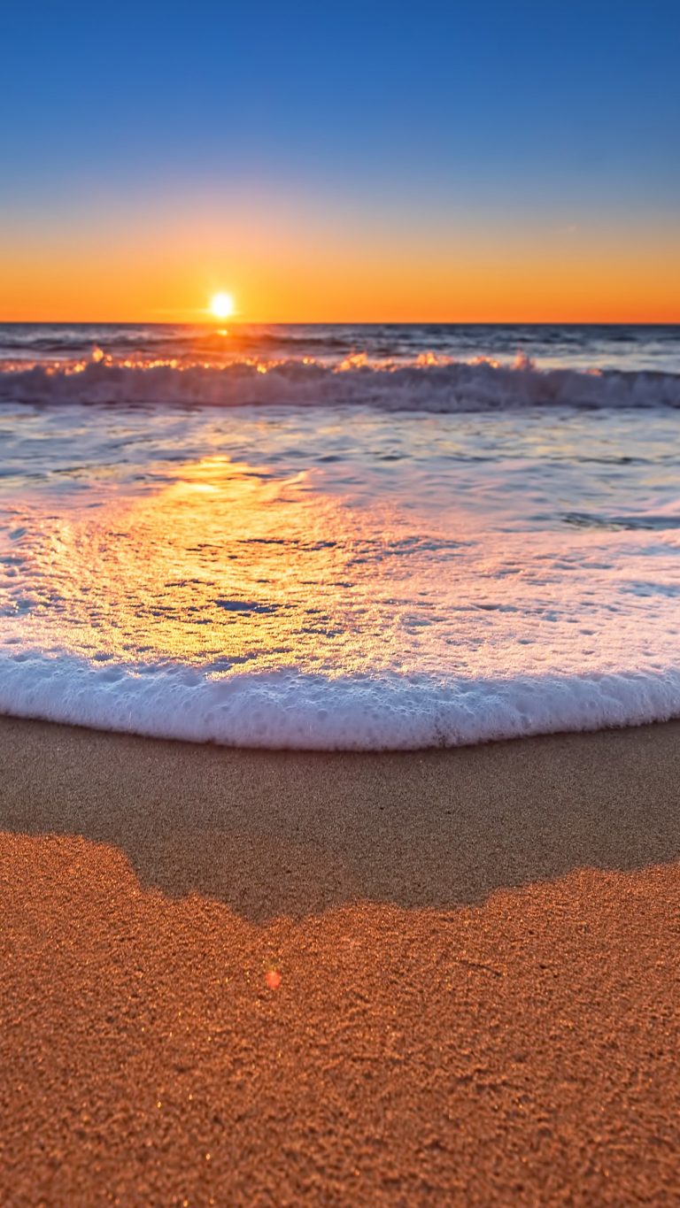 Sunset On The Beach With Beautiful Sky Windows 10 Spotlight Images