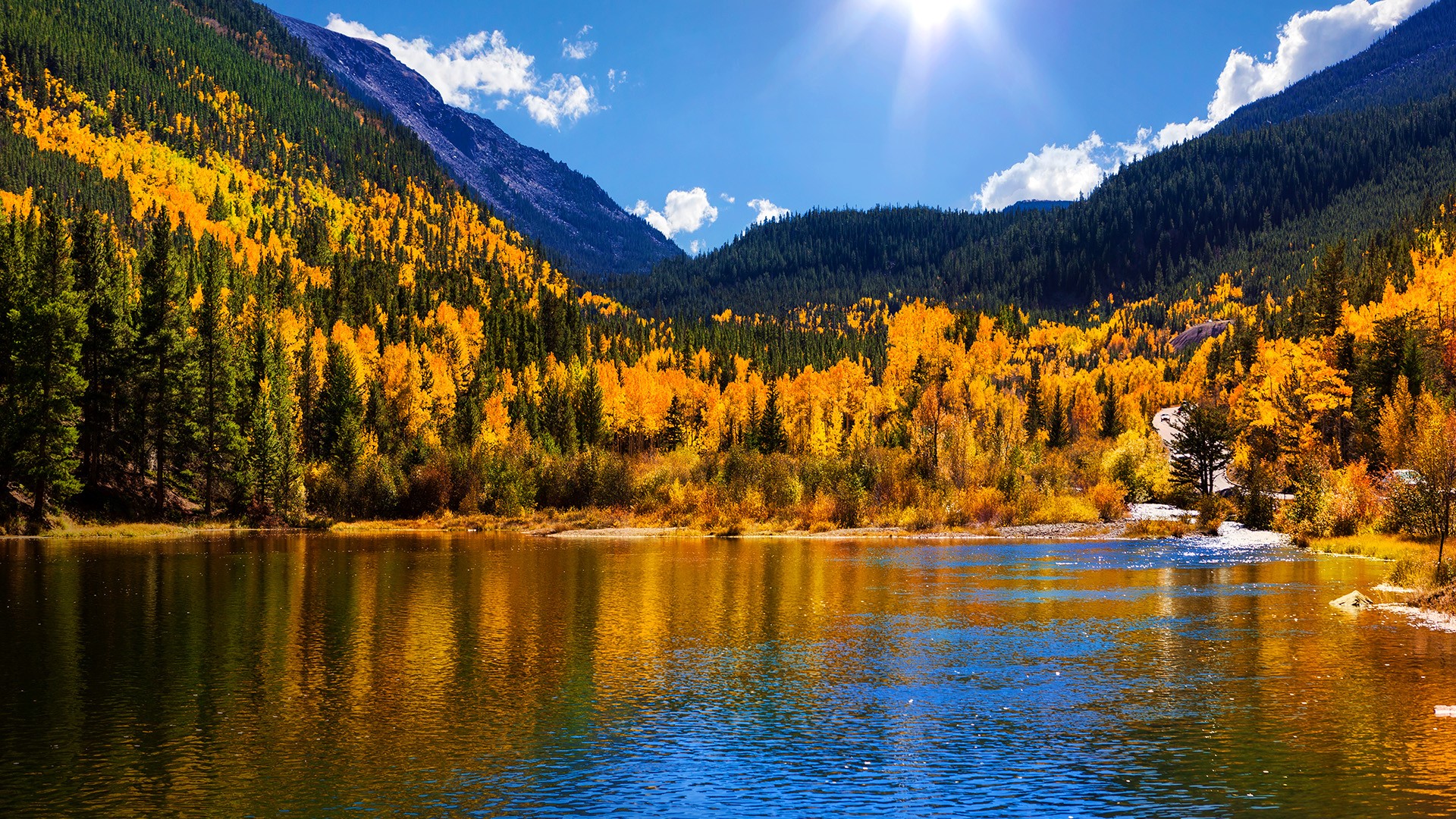 Georgetown Reservoir in autumn, Arapaho National Forest, Colorado, USA ...