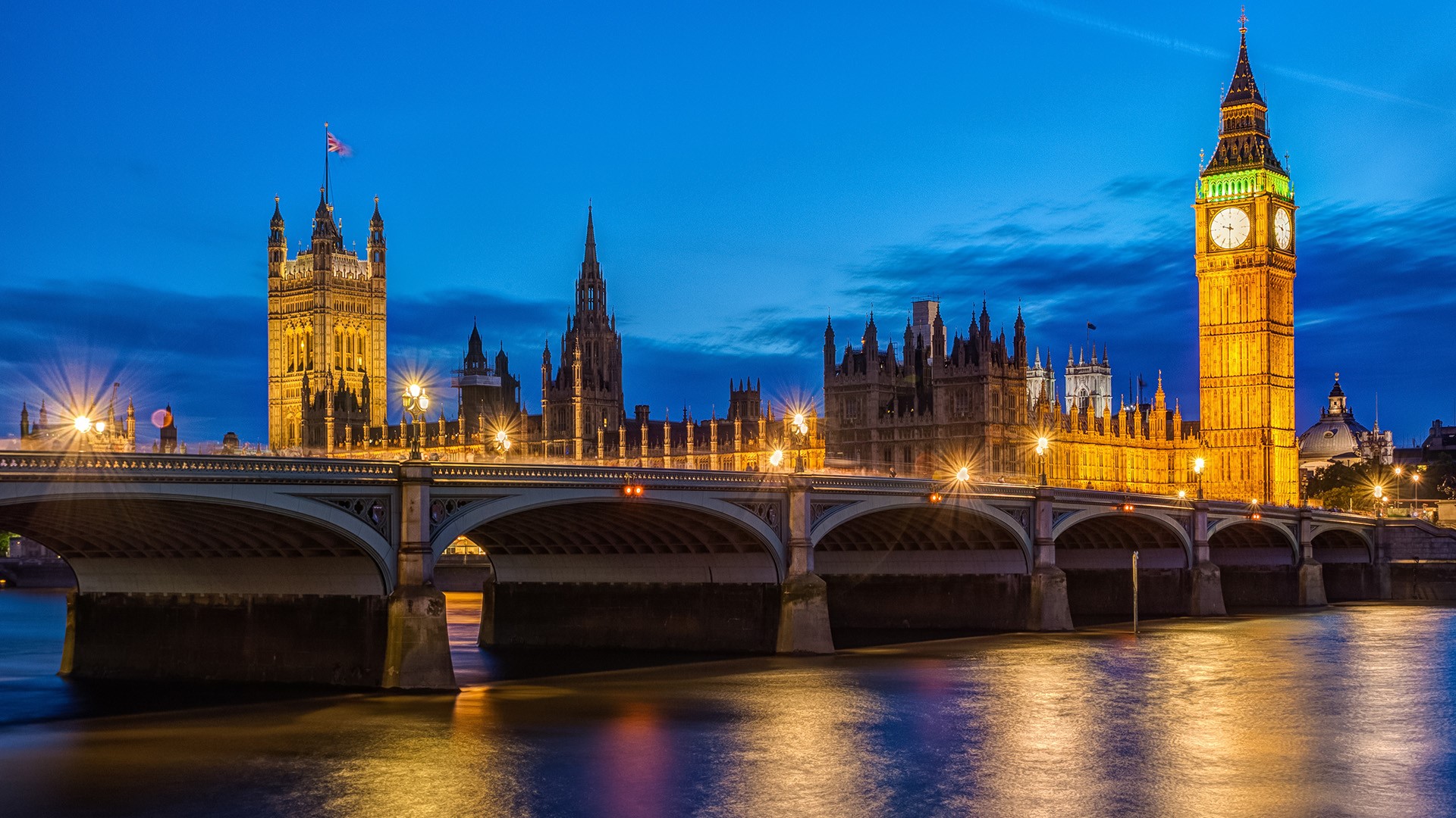 london-at-night-houses-of-parliament-and-big-ben-england-uk