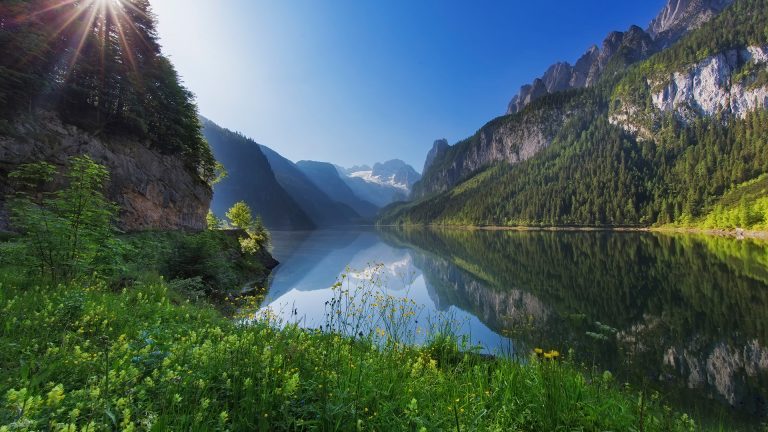 Lake Gosausee with Glacier Dachstein in back, nature reserve in Austria ...