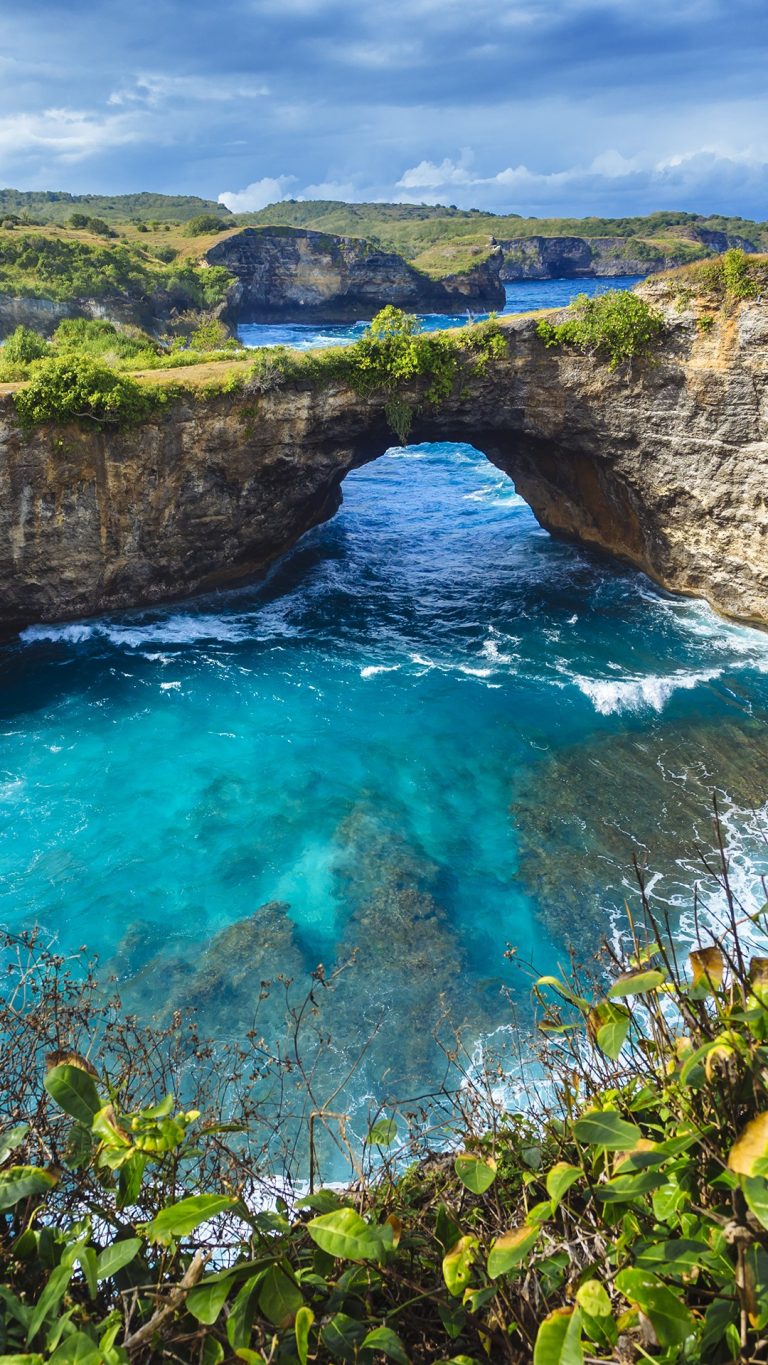 Ocean landscape, Nusa Penida island, Bali, Indonesia | Windows 10 Spotlight Images