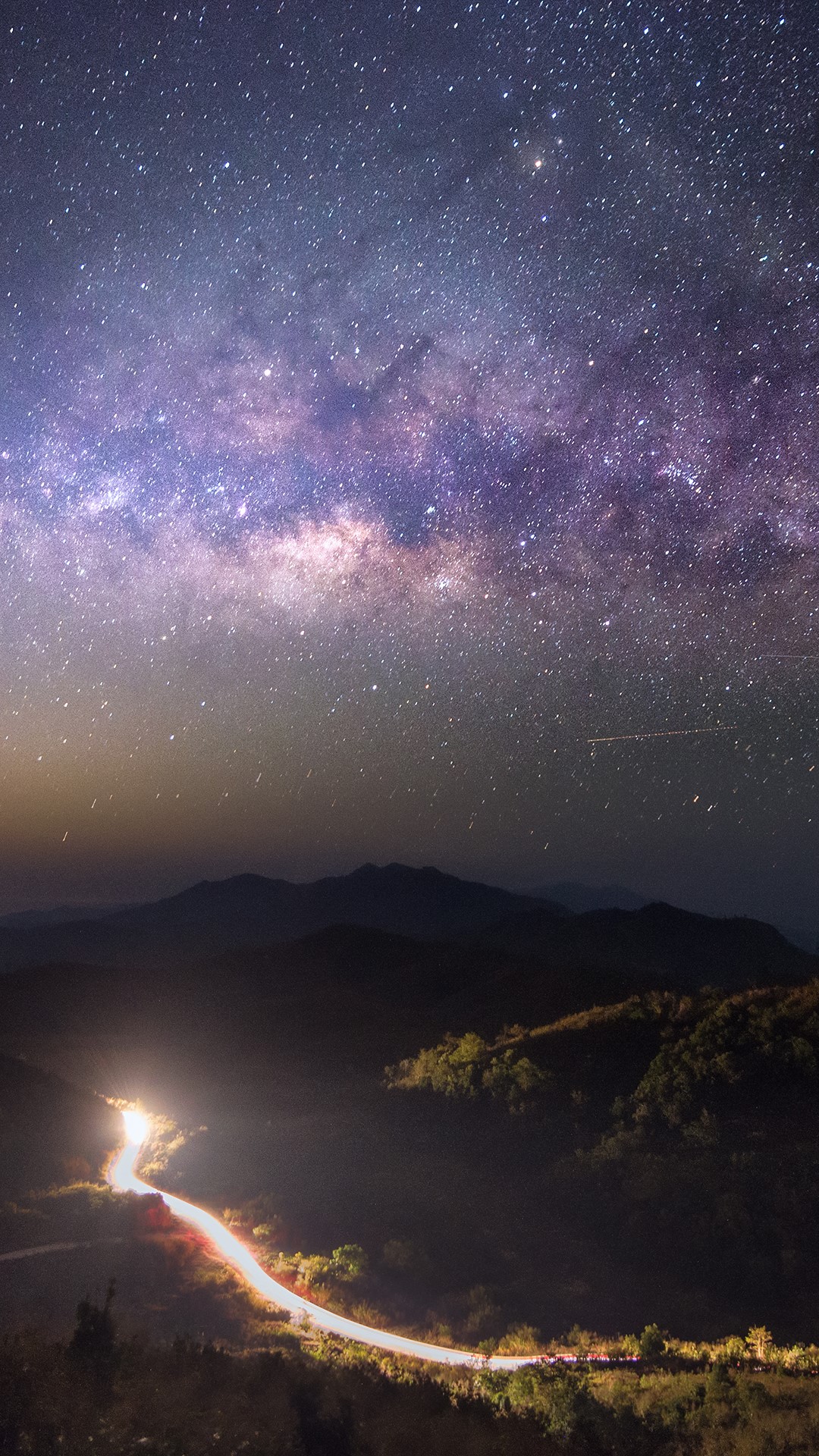 Milky Way over mountains, Kanchanaburi, Thailand | Windows Spotlight Images