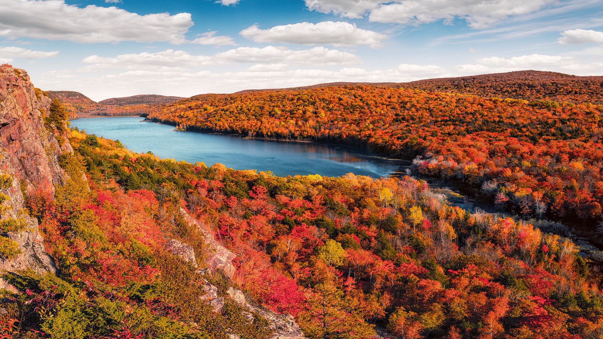 Lake of the Clouds, Porcupine Mountains in Fall Color, Upper Michigan