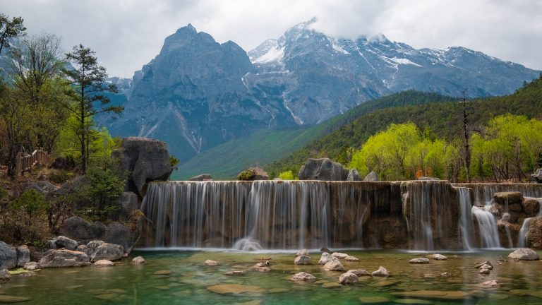 Blue Moon Valley at Jade Dragon Snow Mountain, Lijiang, Yunnan, China ...