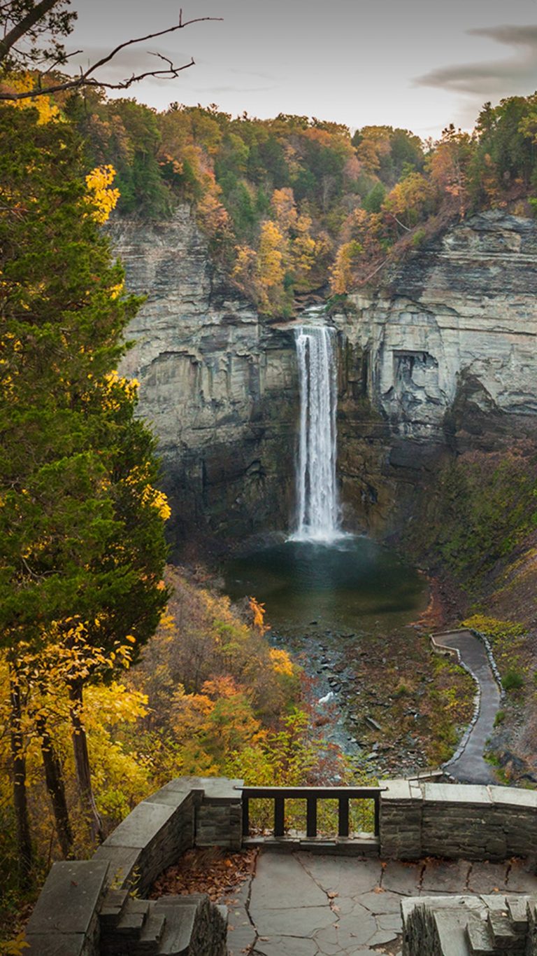 Taughannock Falls State Park in autumn, Ithaca, Finger Lakes Region ...