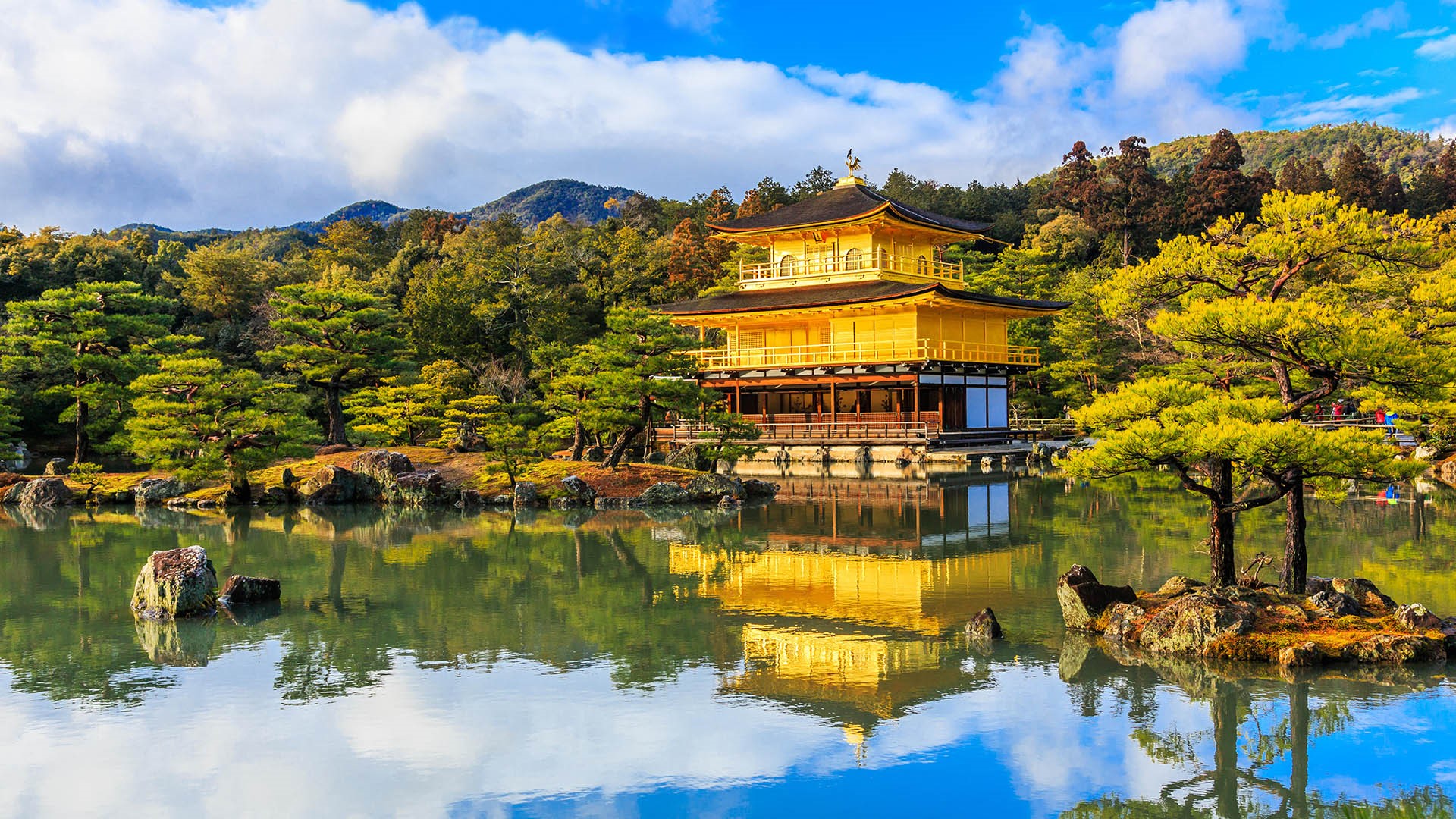 Golden Pavilion at Kinkakuji Temple, Kyoto, Japan | Windows Spotlight ...
