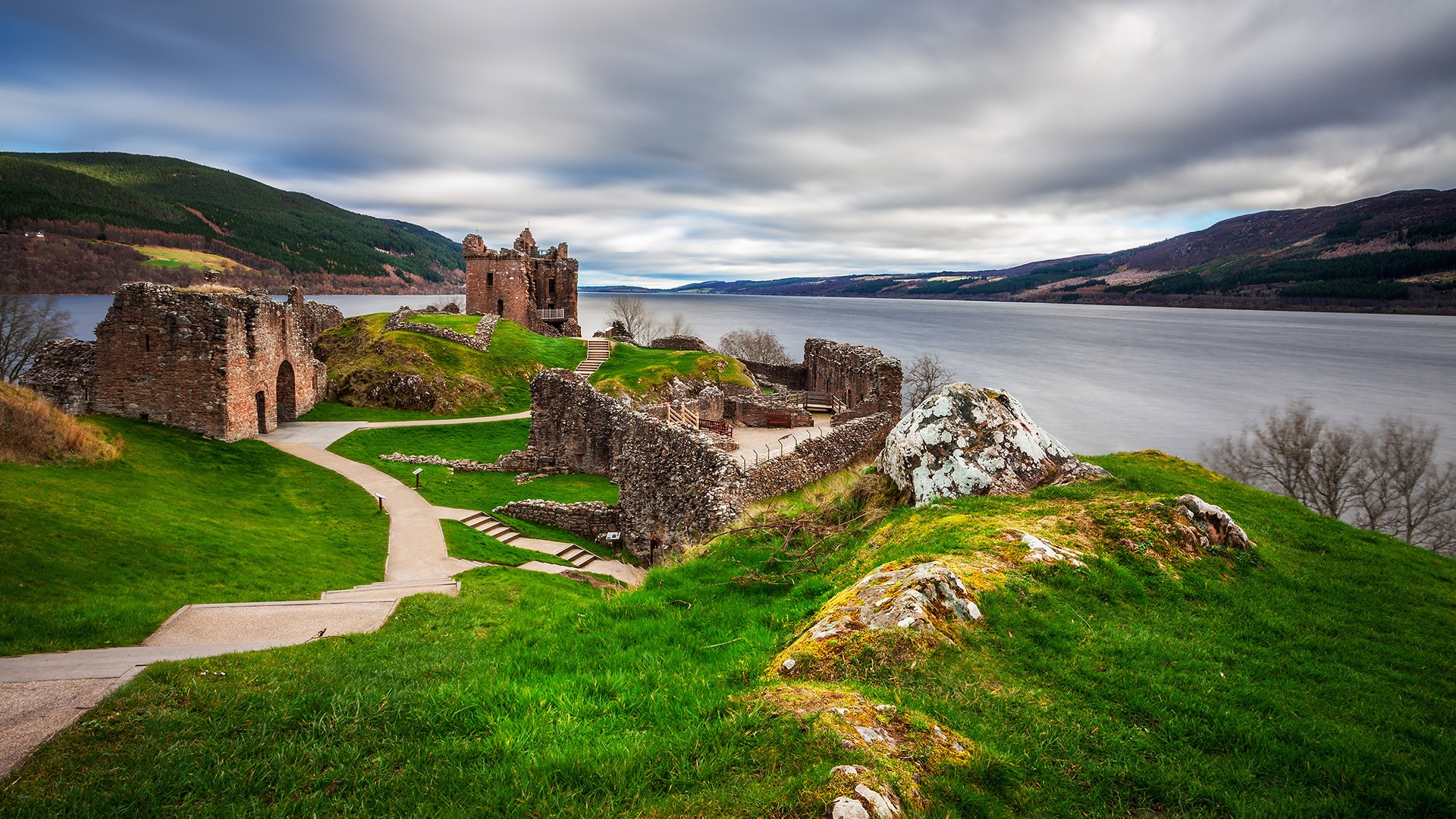 Urquhart Castle ruins on on Lochness Lake in the Highlands of Scotland ...
