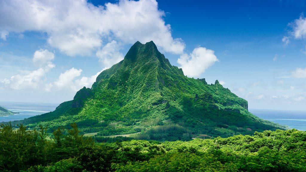 Volcanic Mount Rotui view from Belvedere lookout, Mo'orea Island, French Polynesia