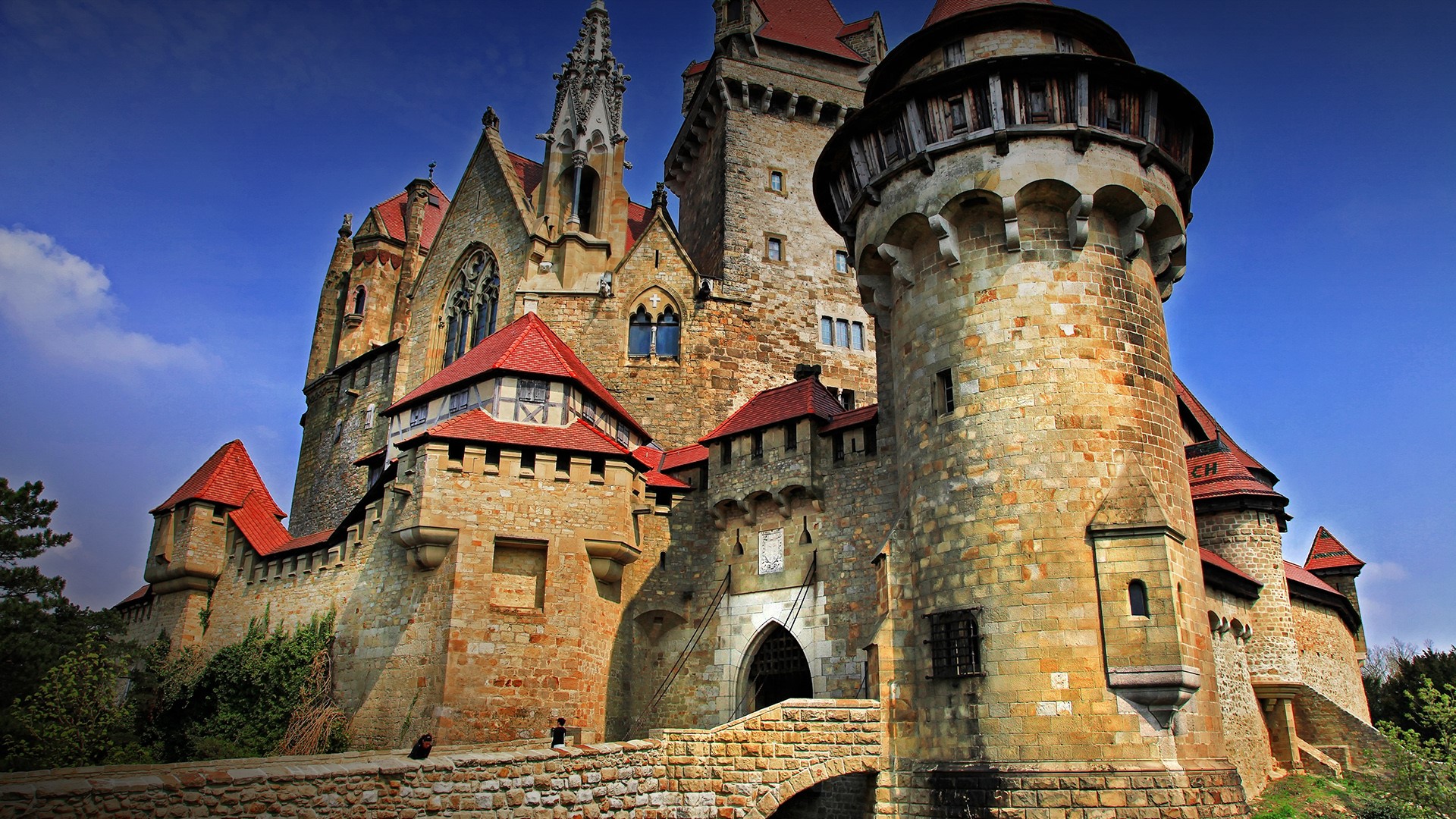 Burg Kreuzenstein castle near Leobendorf in Lower Austria, Austria |  Windows 10 Spotlight Images