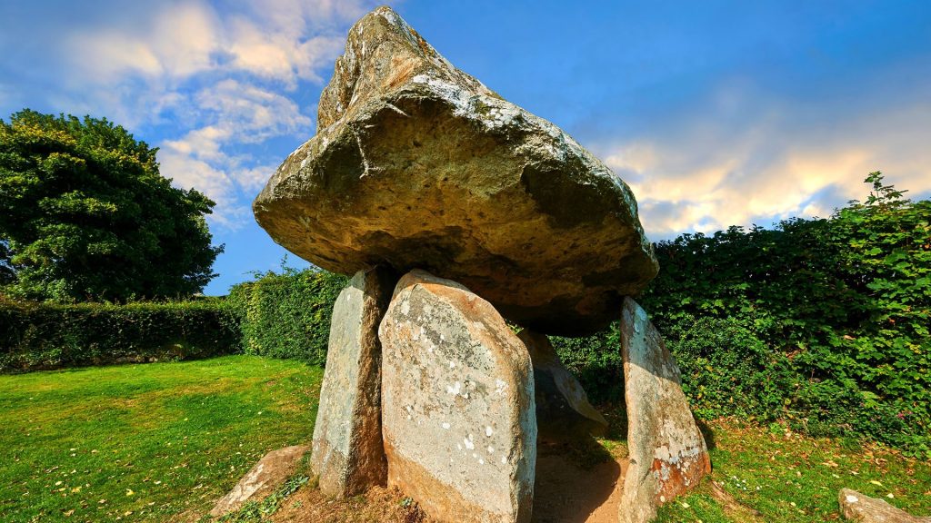 Carreg Coetan Arthur quoit neolithic dolmen near Newport, North Pembrokeshire, Wales, UK