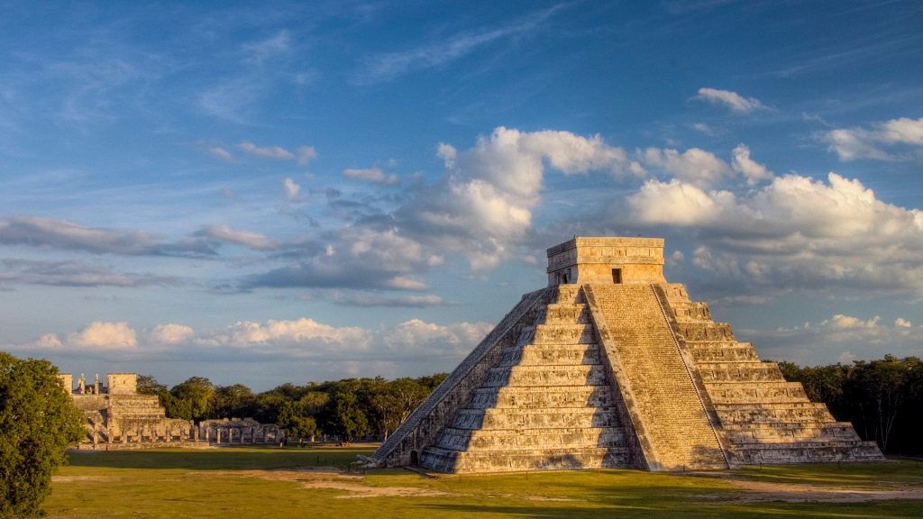 Pyramid of Kukulcan or El Castillo, Chichen Itza, Yucatan, Mexico