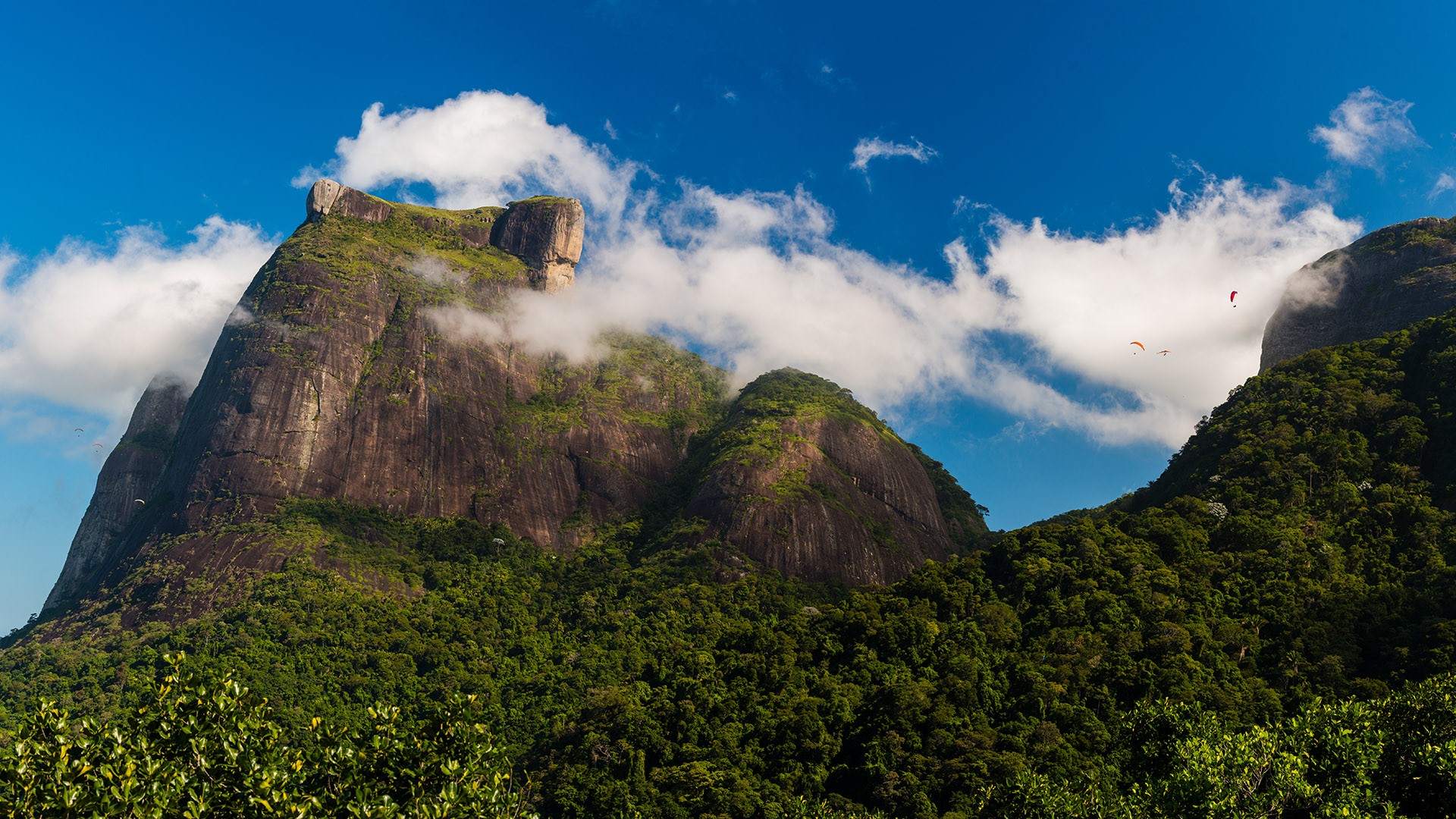 Pedra da Gávea monolithic mountain, Tijuca National Park, Rio de Janeiro, Brazil | Windows 10 ...