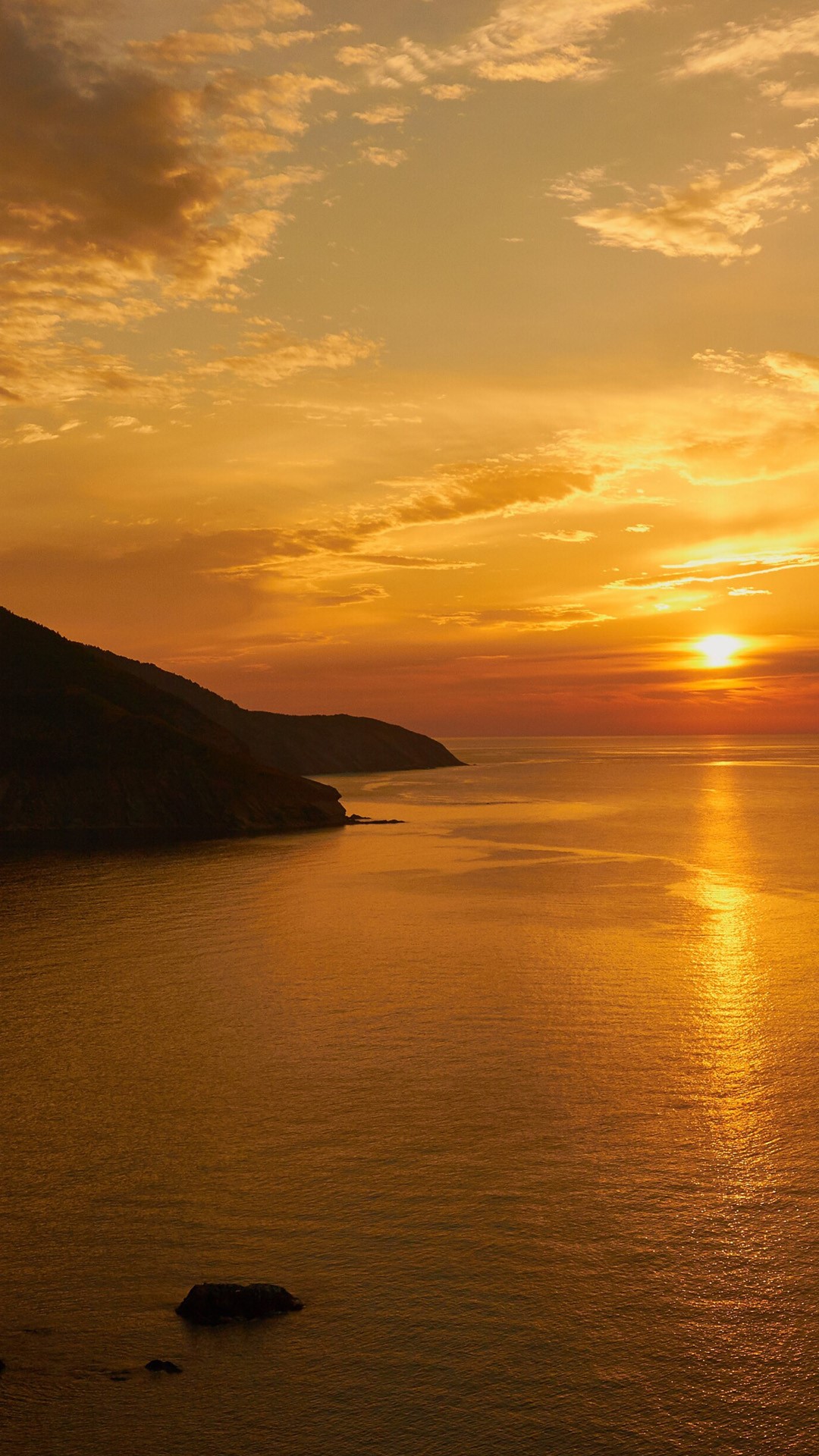 Sunset Over The Coast Of Cape Breton Island Nova Scotia Canada Windows 10 Spotlight Images