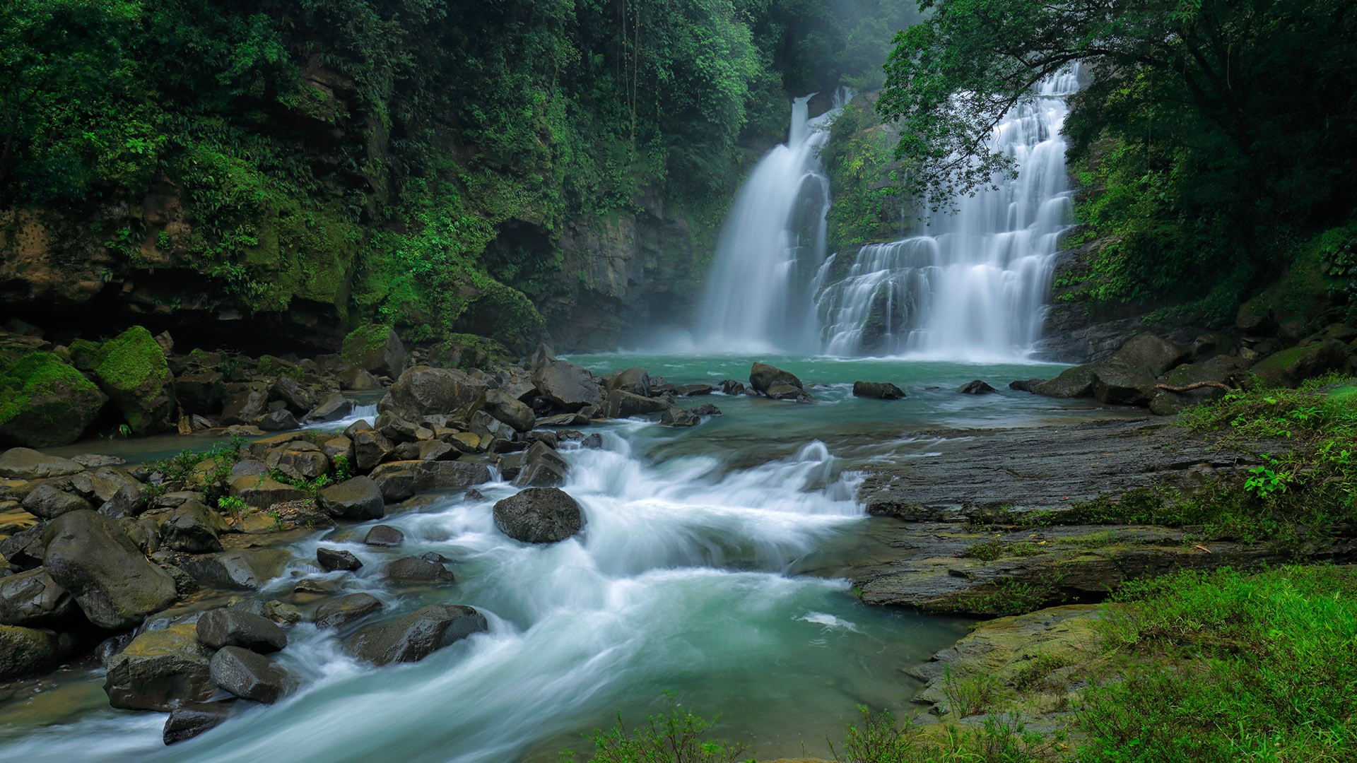 Nauyaca Waterfalls (Cataratas Nauyaca), Dominical ...