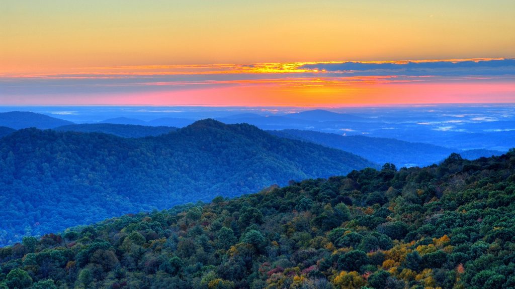 Sunrise in the Blue Ridge Mountains, Shenandoah National Park, Virginia, USA