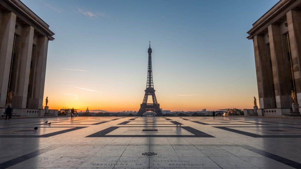View of Eiffel tower and the Trocadéro at sunrise from Esplanade of Human Rights, Paris, France