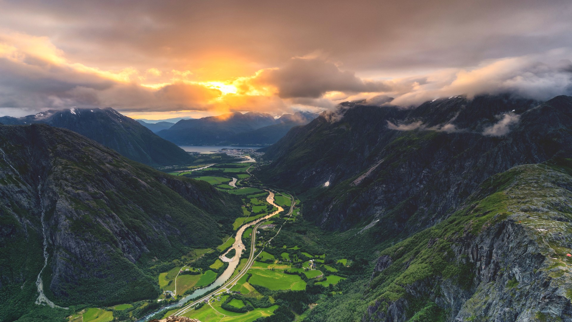 Romsdalen valley seen from Romsdalseggen Ridge at sunset, Andalsnes, More o...