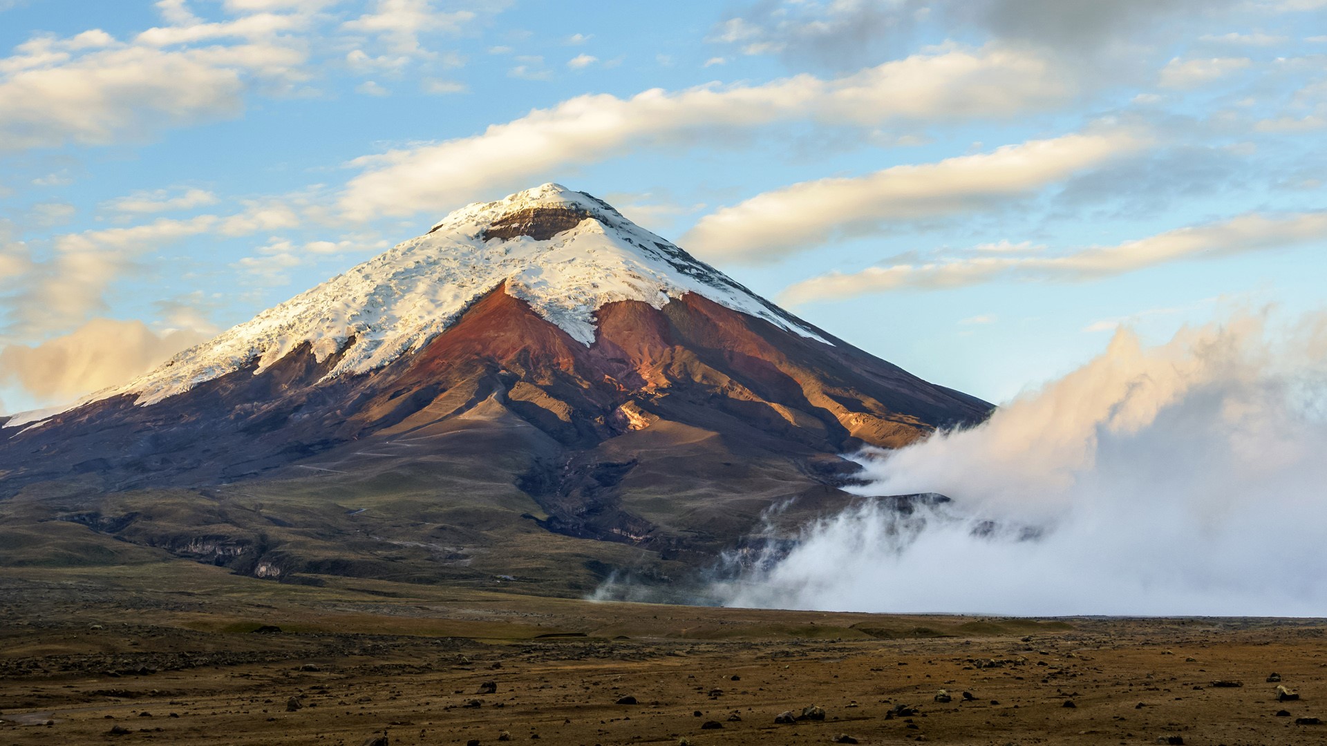Cotopaxi Volcano at sunrise, Cotopaxi National Park, Cotopaxi Province ...