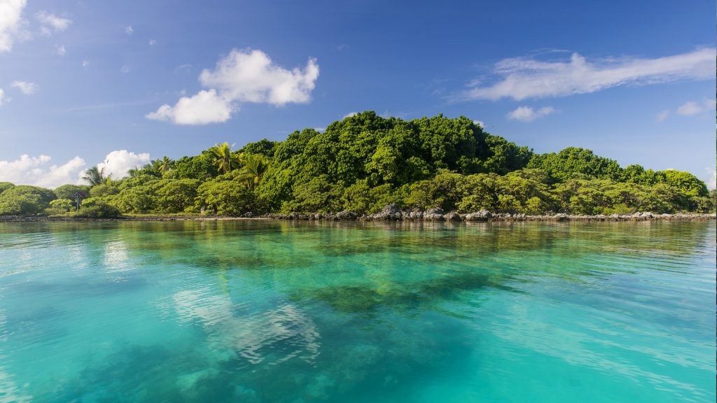 Clear waters at Bird Island, Tikehau, Tuamotu Archipelago, French Polynesia