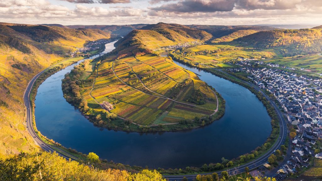 Moselle river bow near Bremm, Cochem-Zell district, Rhineland-Palatinate, Germany