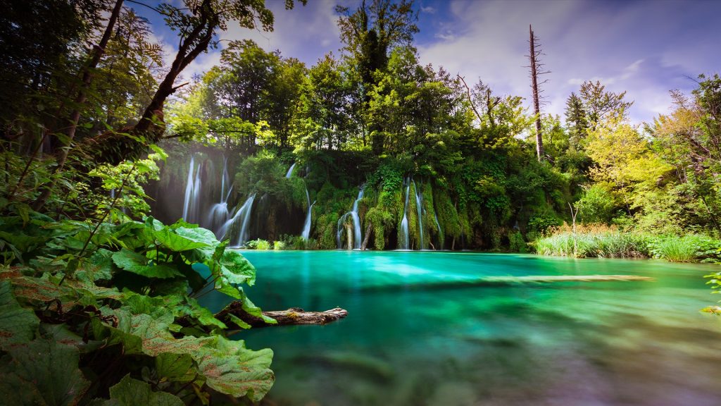 Natural park with waterfalls and turquoise water, Plitvice Lakes, Croatia