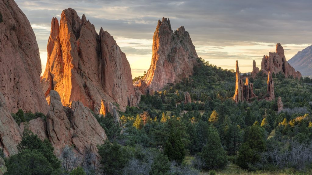 Sunrise on the red rocks formations of the Garden of the Gods in Colorado Springs, USA