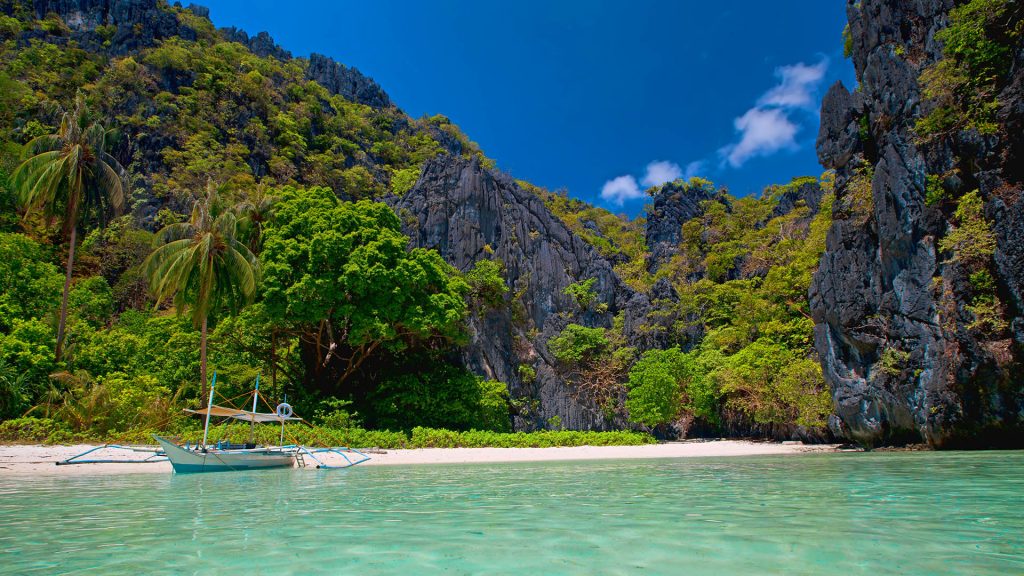 Untouched nature in El Nido, Matinloc Island, Palawan, Philippines