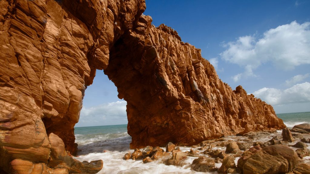 Famous rock of Pedra Furada beach, Jericoacoara National Park, Ceará, Brazil