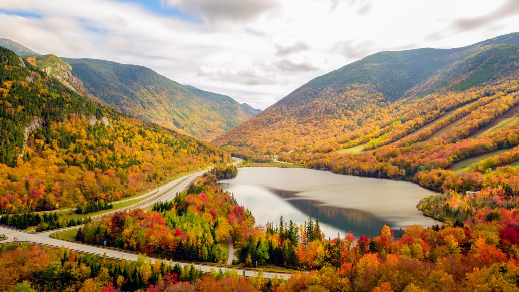 View from Artist's bluff on Echo Lake in Franconia Notch State Park, New Hampshire, USA