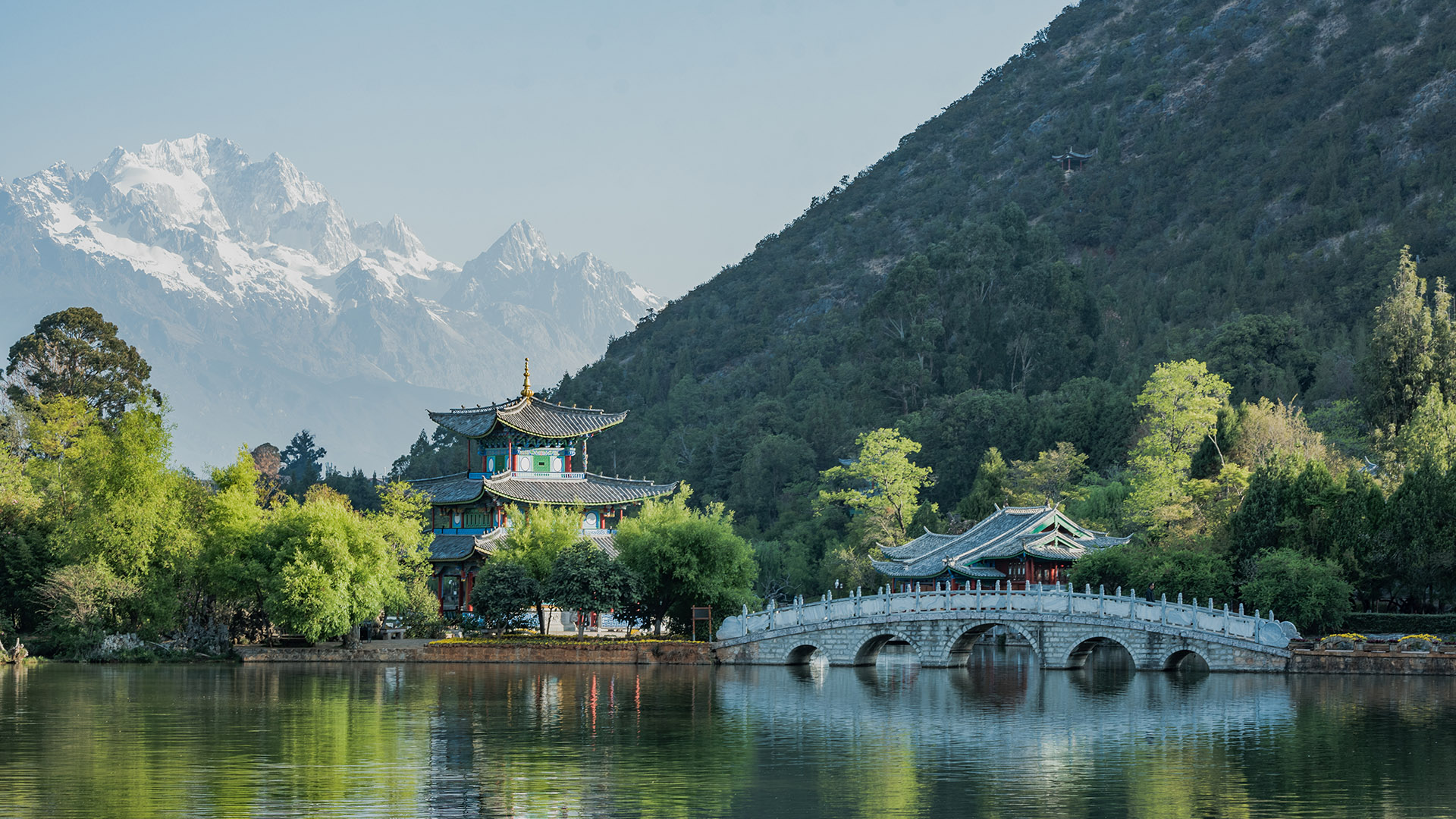 Black Dragon Pool In Jade Spring Park Yu Quan Gong Yuan Lijiang 