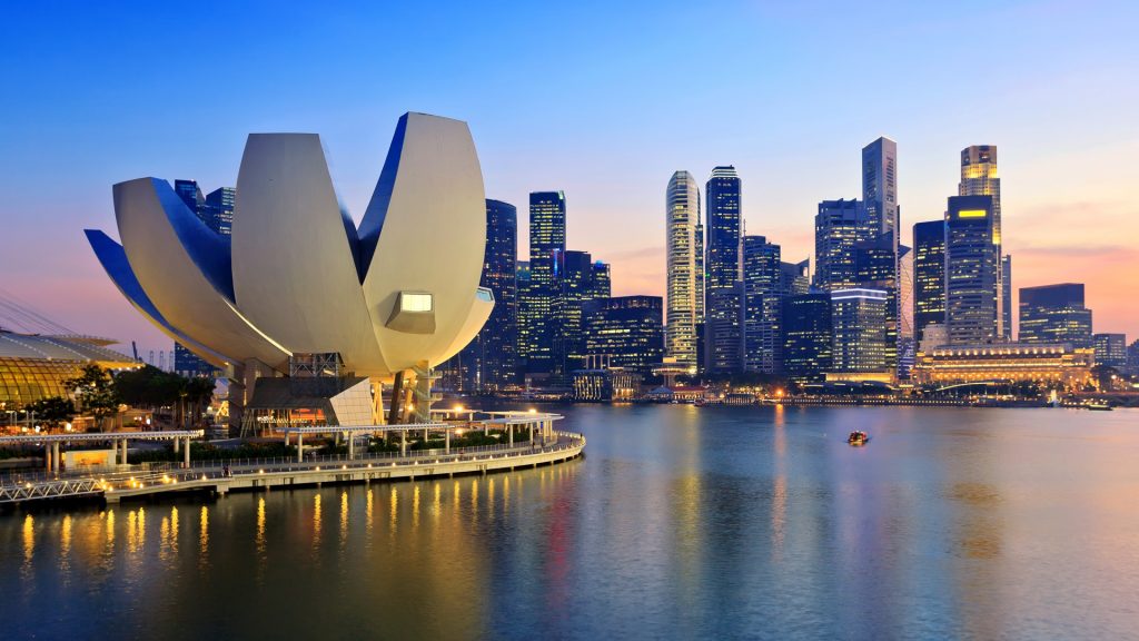 Singapore city business district skyline at sunset, Marina Bay, Singapore