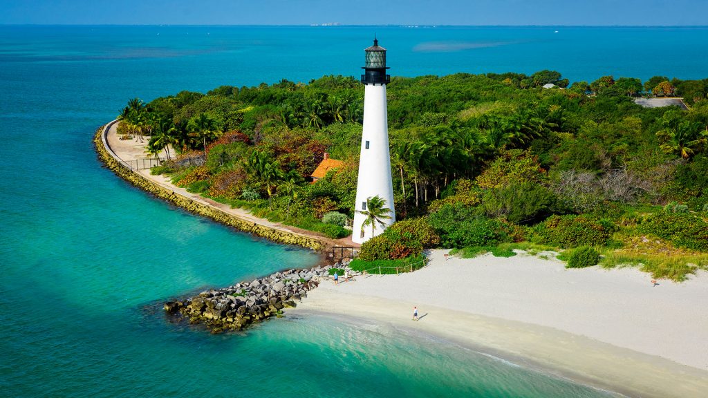 Lighthouse in Bill Baggs Cape Florida State Park, Key Biscayne, Florida ...