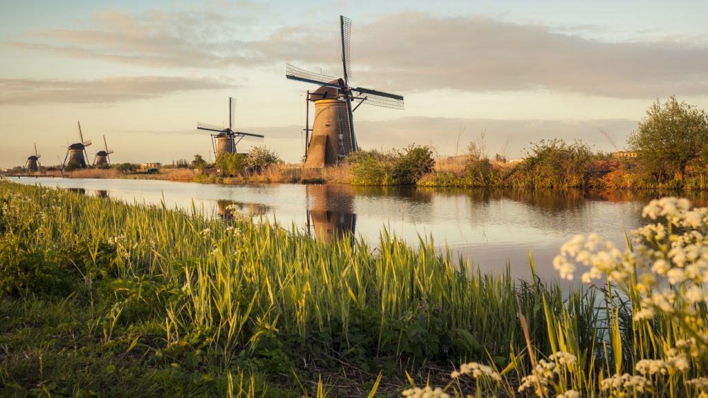 Windmills at Kinderdijk in the Alblasserwaard polder, South Holland, Netherlands