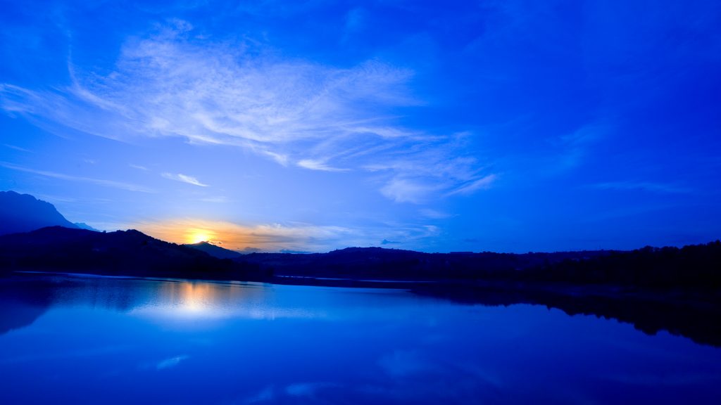 Blue dawn on lago di Penne (Lake of Penne), Province of Pescara, Italy