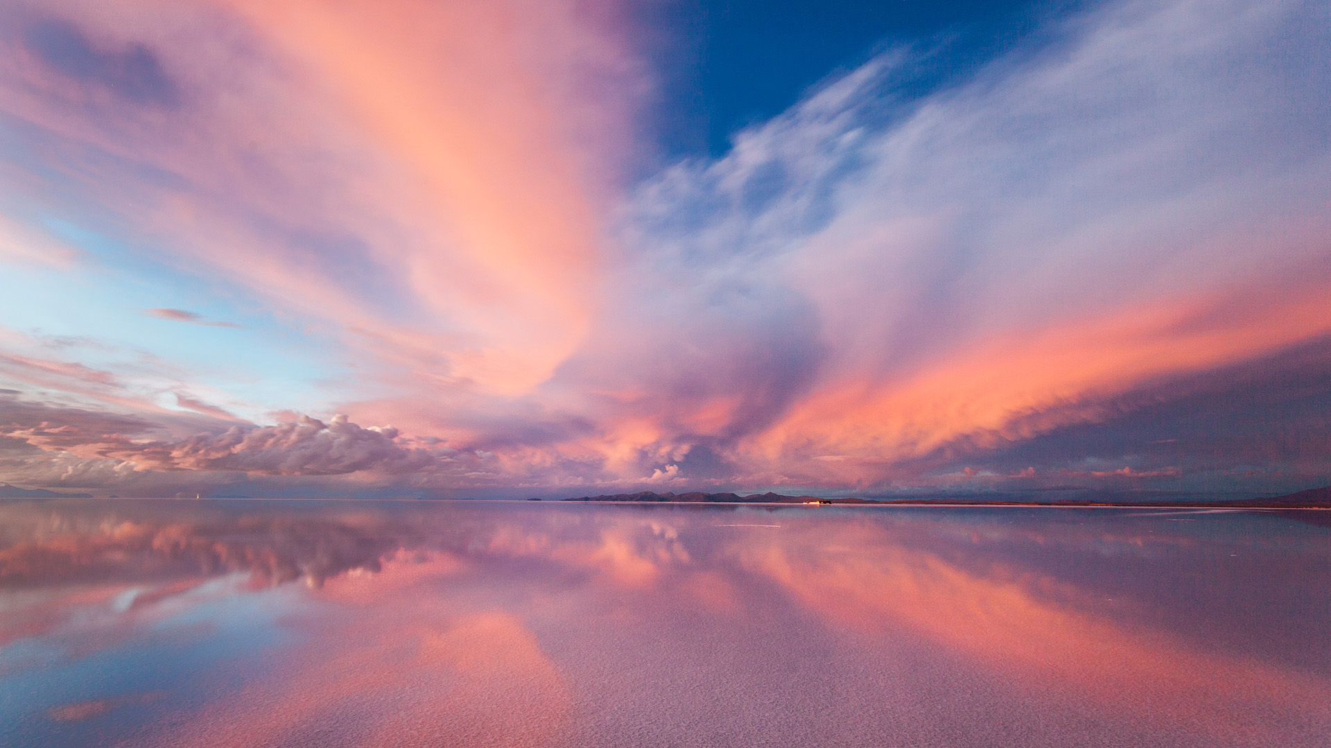 Fantastic Sunset Colors Glow Over The Salar De Uyuni Bolivia Windows 