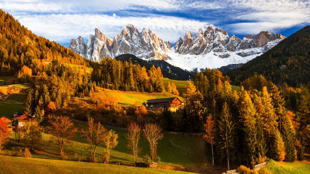 Val di Funes in autumn, Santa Maddalena, Dolomites, Bolzano, Trentino-Alto Adige, Italy