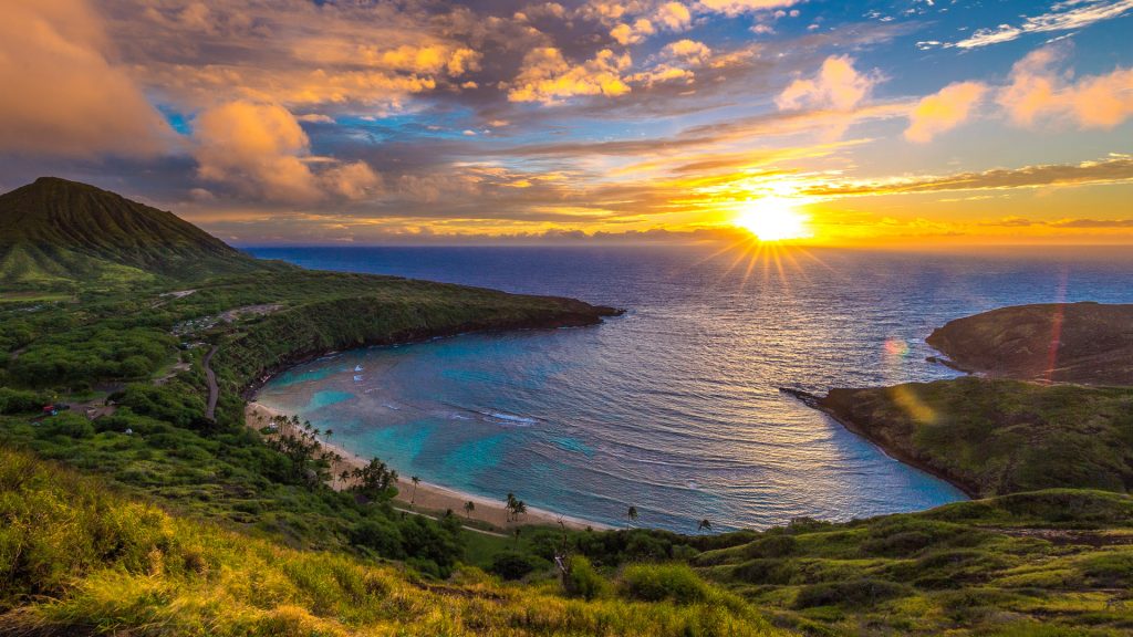 Sunrise at Hanauma Bay on Oahu, Hawaii, USA