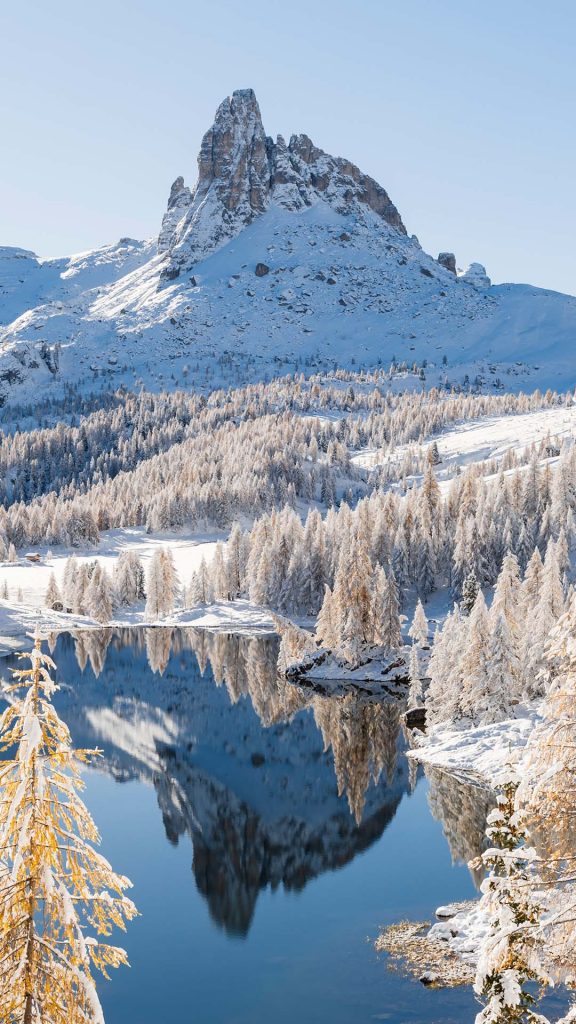 Lake Federa and Becco di Mezzodì mountain, Dolomites, Alps, Cortina d ...